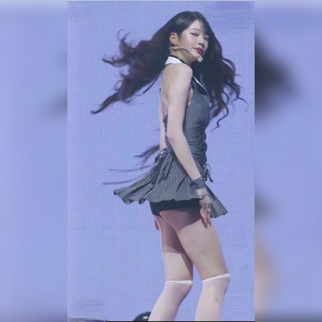 속바지 보이는 아이브 장원영 움짤