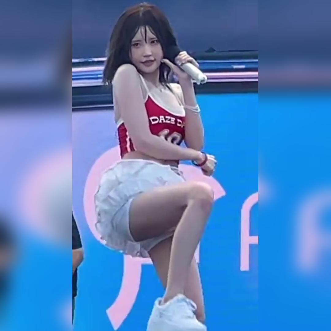 [워터밤 속초] 프로미스나인 송하영 빨간 레이스 몽실 가슴골