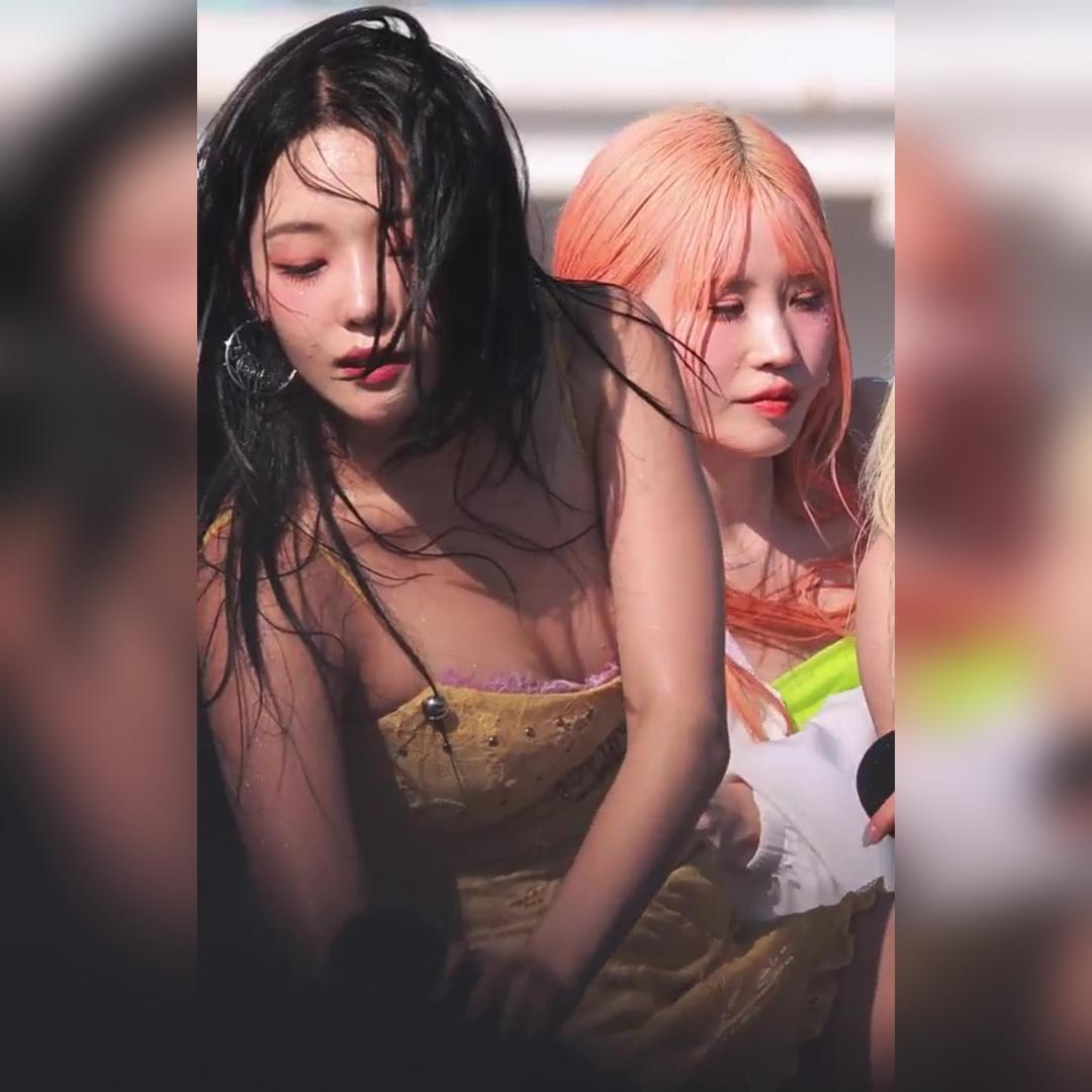 워터밤 매력발산 프로미스 나인 노지선