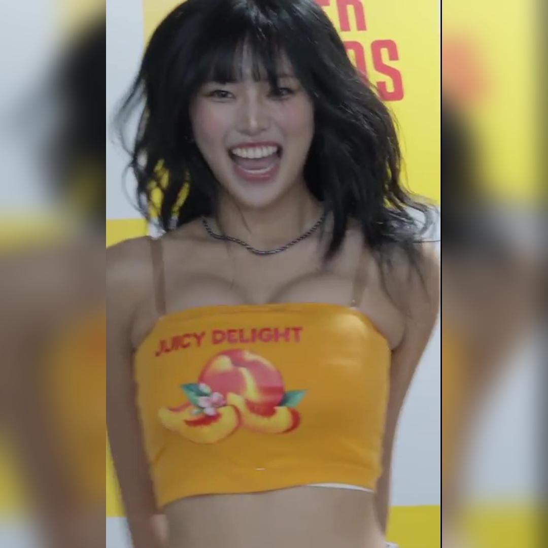 과즙 넘치는 오렌지색 쥬시 튜브탑 하이키 옐 출렁이는 바운스