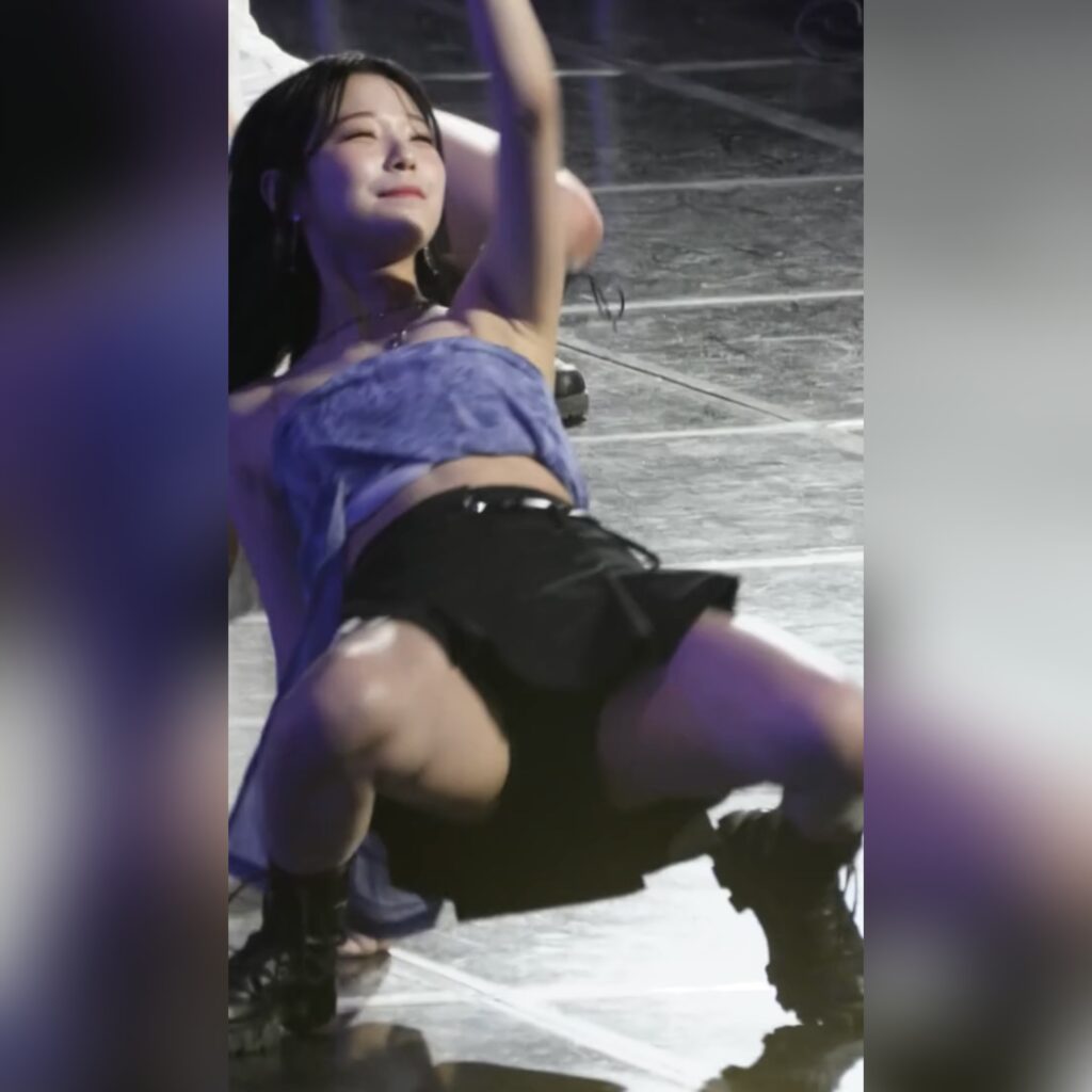 백지헌 검정 속바지 누워있는 안무