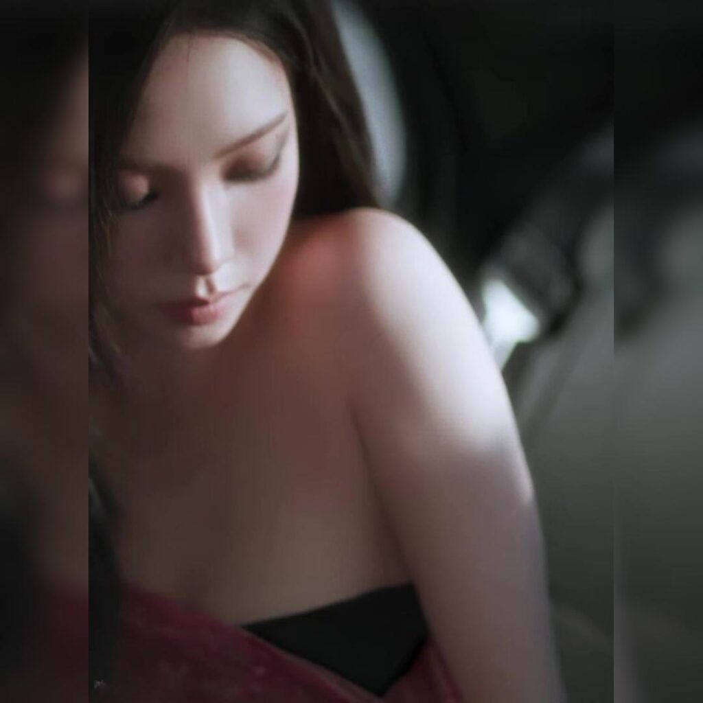 뮤비 촬영중 차 뒷자석에서 치마를 벗는 카리나