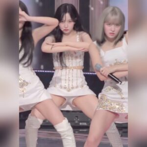 속바지가 너무 헐렁해서 틈이 다 보이는 엔믹스 오해원 직캠