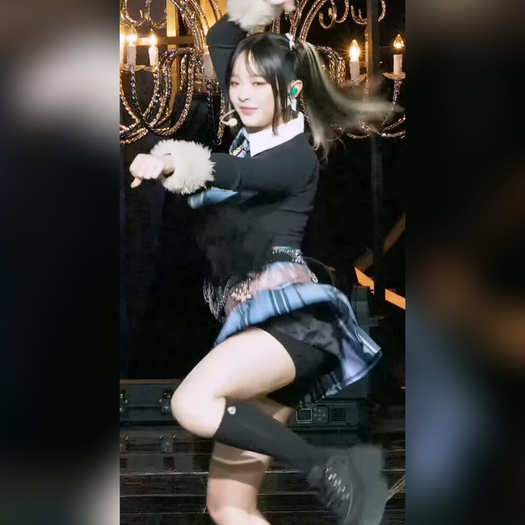 뉴진스 하니 청룡영화상 체크무늬 치마