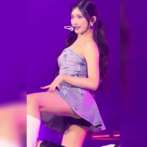 아이브 이서 뒤에서 찍은 청치마 직캠