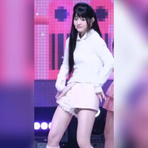 바지틈이 헐렁한 아일릿 민주 직캠