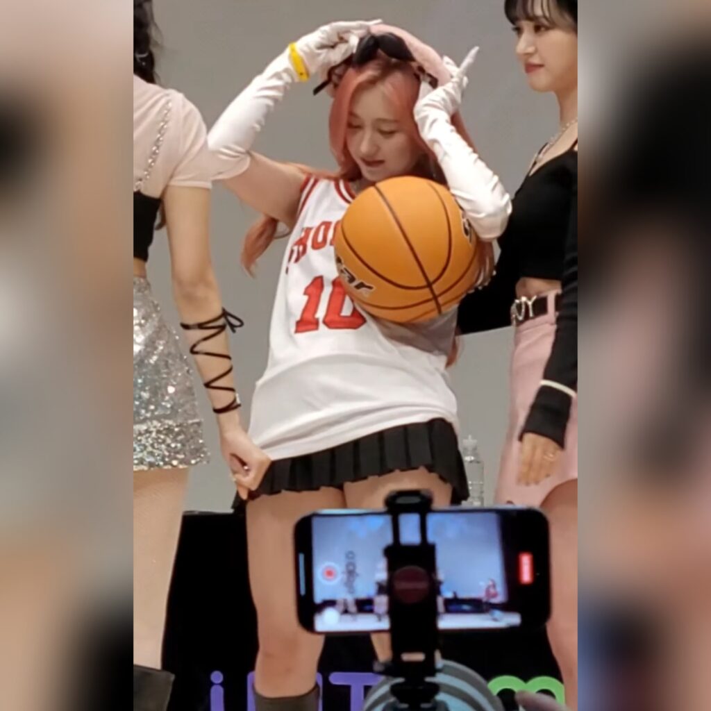 짧은치마 입은 케플러 강예서 팬미팅 1열 직캠