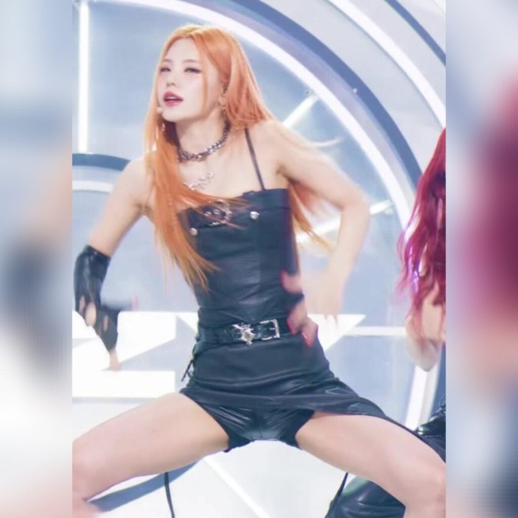 ITZY 있지 예지 가죽 속바지 입고 쩍벌 안무