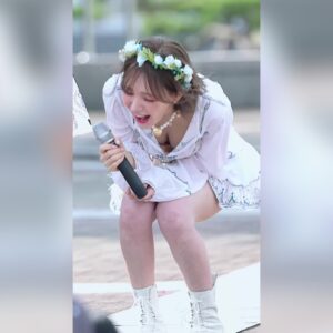 웃다가 방심해버린 레드벨벳 웬디 움짤