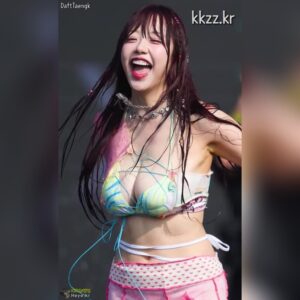 시그니처 지원 압도적으로 묵직한 워터밤 비키니 의상