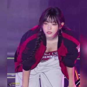 뉴진스 해린 고려대 축제에서 인사성 바르게 인사