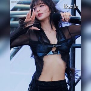 망사 걸친 프로미스나인 이채영 워터밤 직캠 움짤