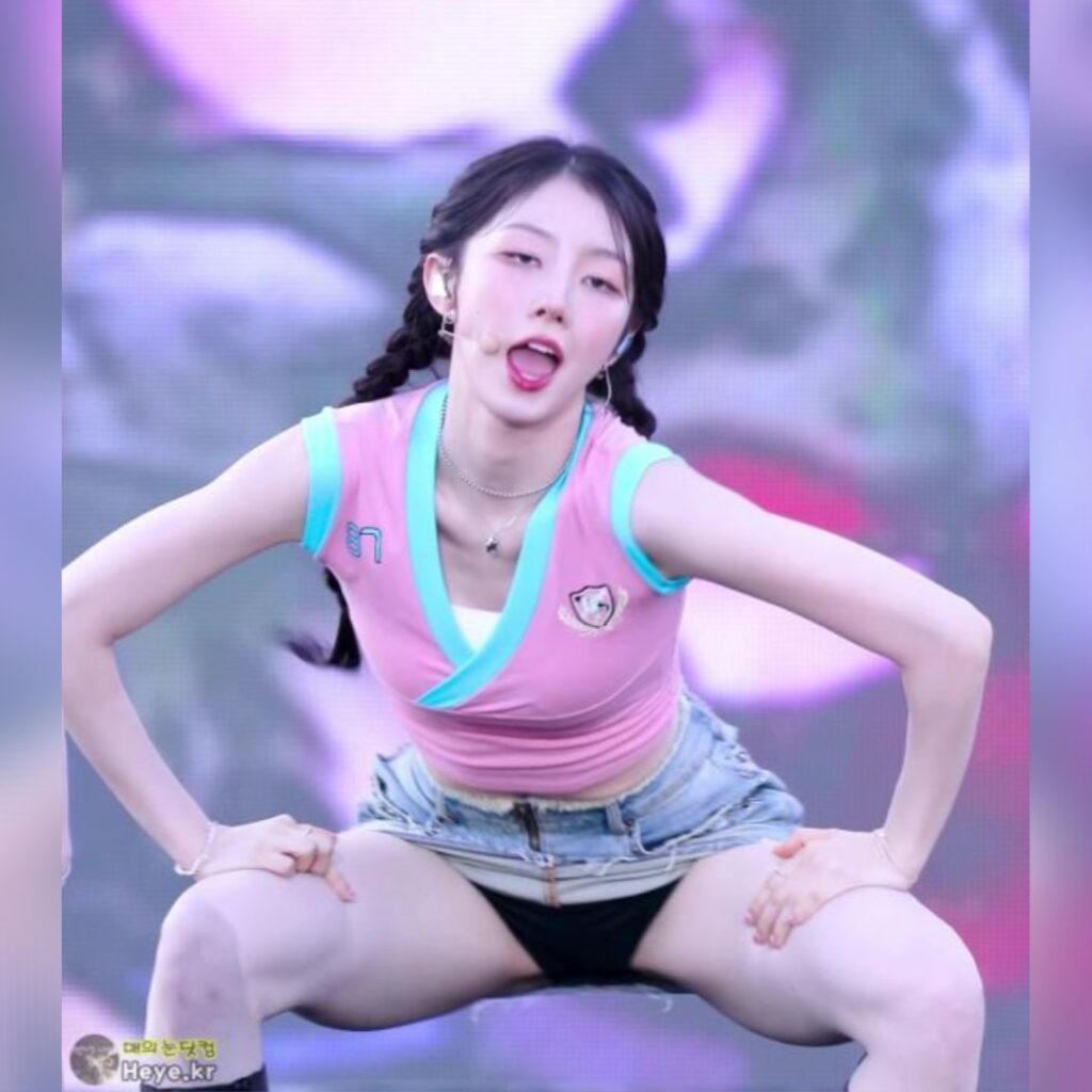 속바지 보이는 청치마 라잇썸 주현 움짤