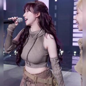 뮤뱅 1위 기념 앵콜무대 하는 에스파 카리나