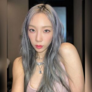 패치 좀 보여도 그냥 올리는 쿨한 누나 태연