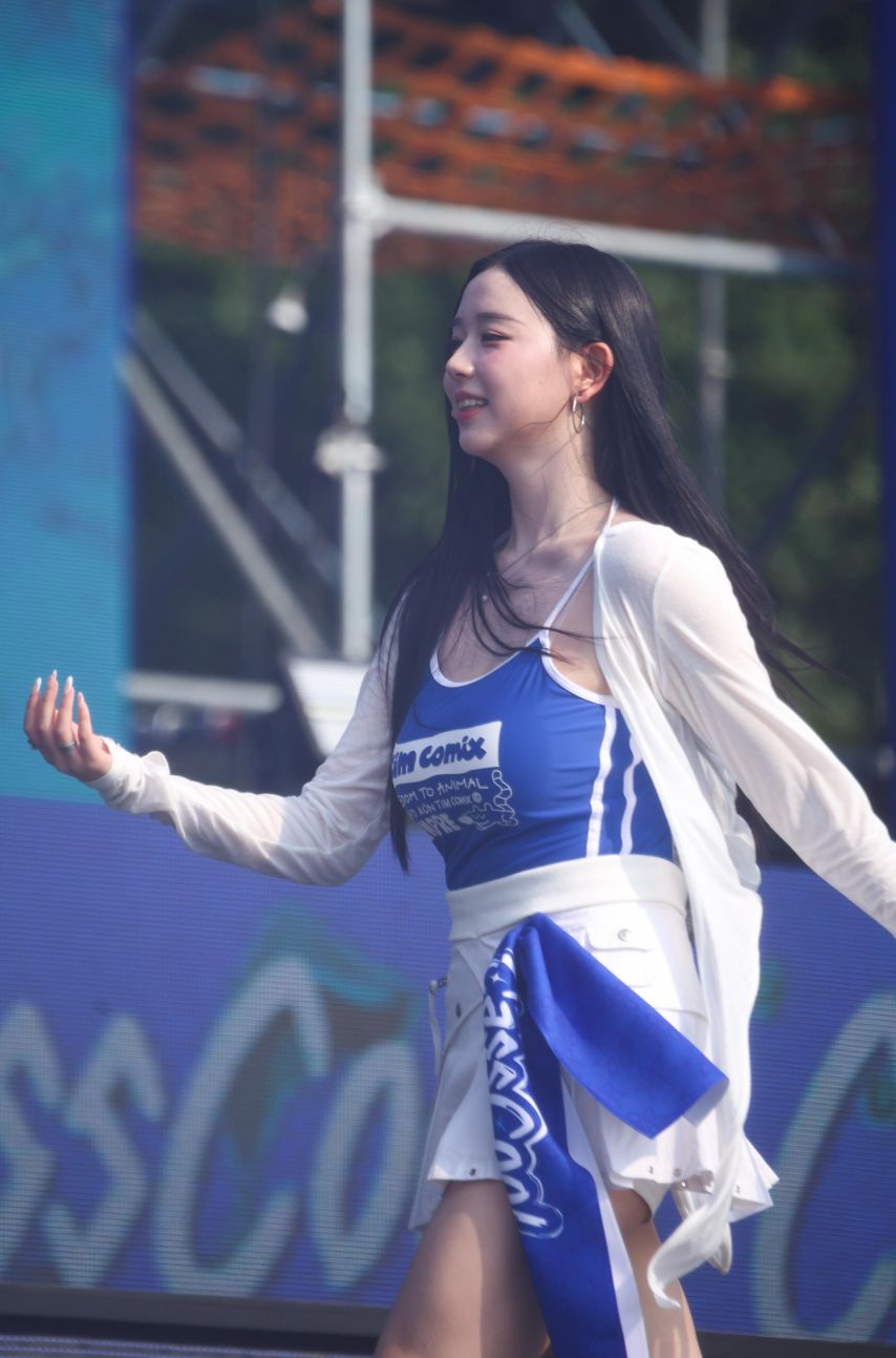 [카스쿨] 트리플에스 김채연 김유연 파란 끈나시 묵직한 가슴