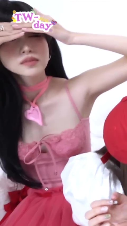 미나 핑크 란제리 코르셋 가슴골 겨드랑이 직캠 미쳤어!!! 심쿵 우아함 폭발ㅠㅠㅠ