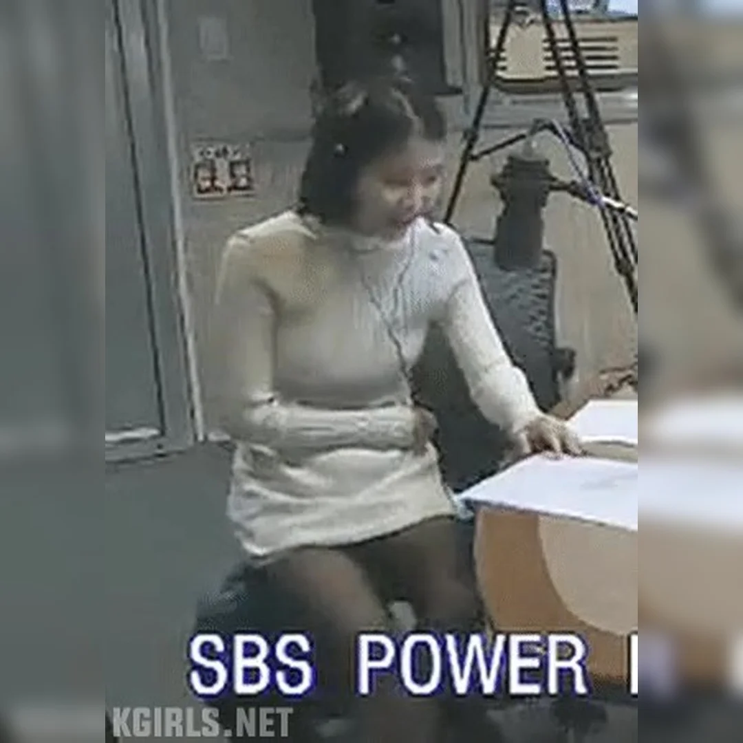 아이유 소녀시절 검스 허벅지 각선미 레전드 해부: 이 압도감 왜 아직도 여전할까