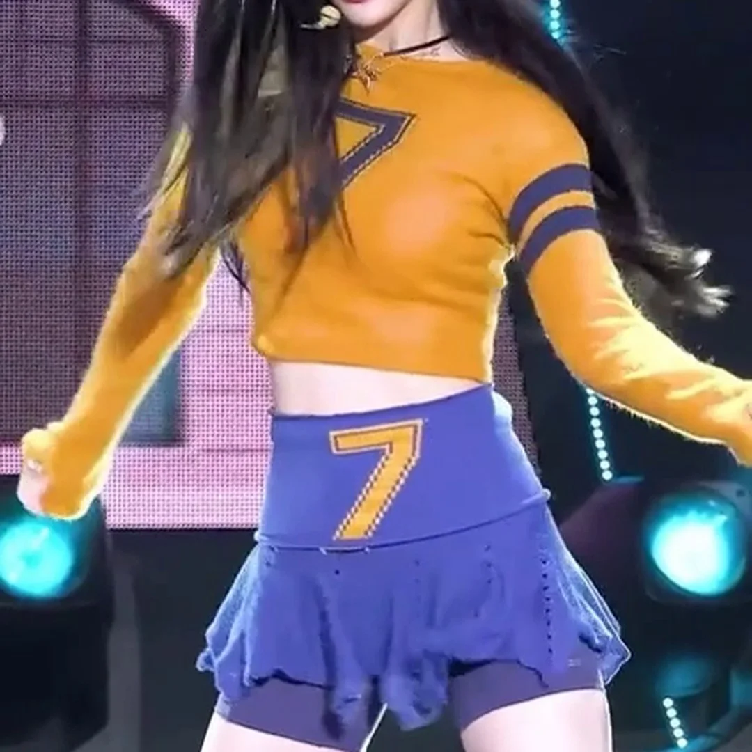 I’LL-IT 閔主扭動身軀展現驚人腰臀曲線！緊貼肌膚的貼身褲勾勒性感弧線