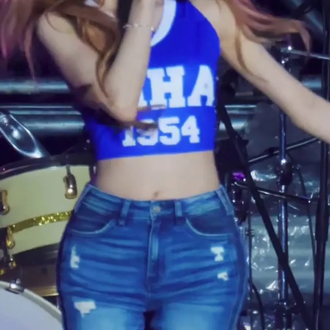 인하대 유나 파란 나시 터진 청바지 골반 엉덩이 뒤태 폭발 직전!