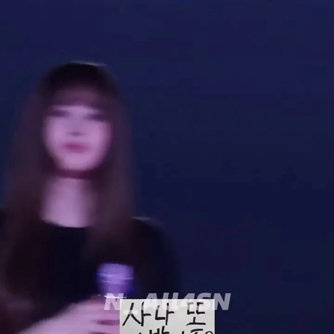 트와이스 사나 앞머리 자르자 검정티 몸매 폭발! 홍콩 콘서트 4K 선명도에 충격…