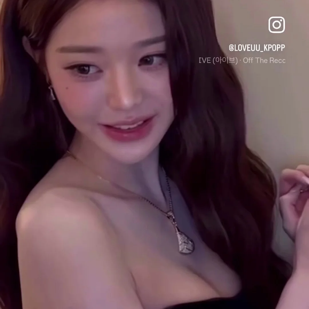 장원영、ブラックオフショルダーで魅せたセクシーさが限界突破！