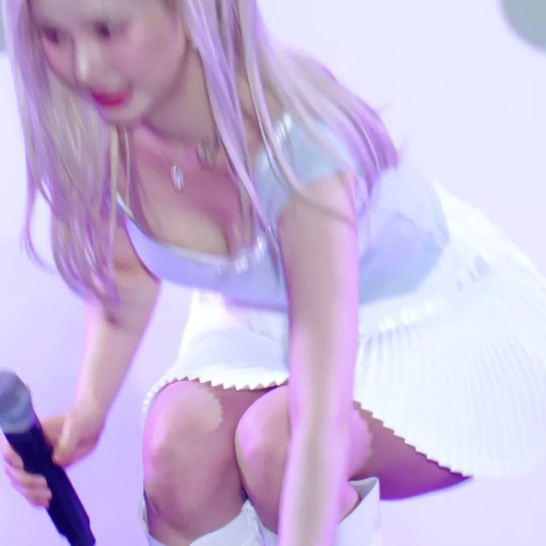 물병 빨대 주우다 가슴골 풀노출 폭발! 비비지 은하 치명적 골짜기 방심