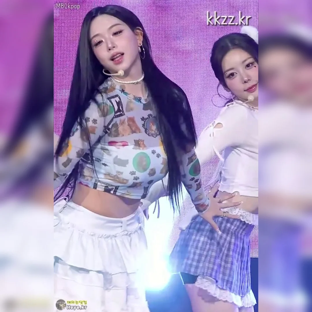 キム・チェヨンのクロップトップが破壊力抜群！圧倒的なディテールに驚愕