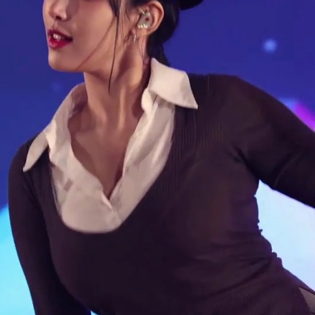 라잇썸 초원 눈빛에 홀딱 반할 뻔… 잔잔한데 치명적 섹시 폭발 움짤🔥