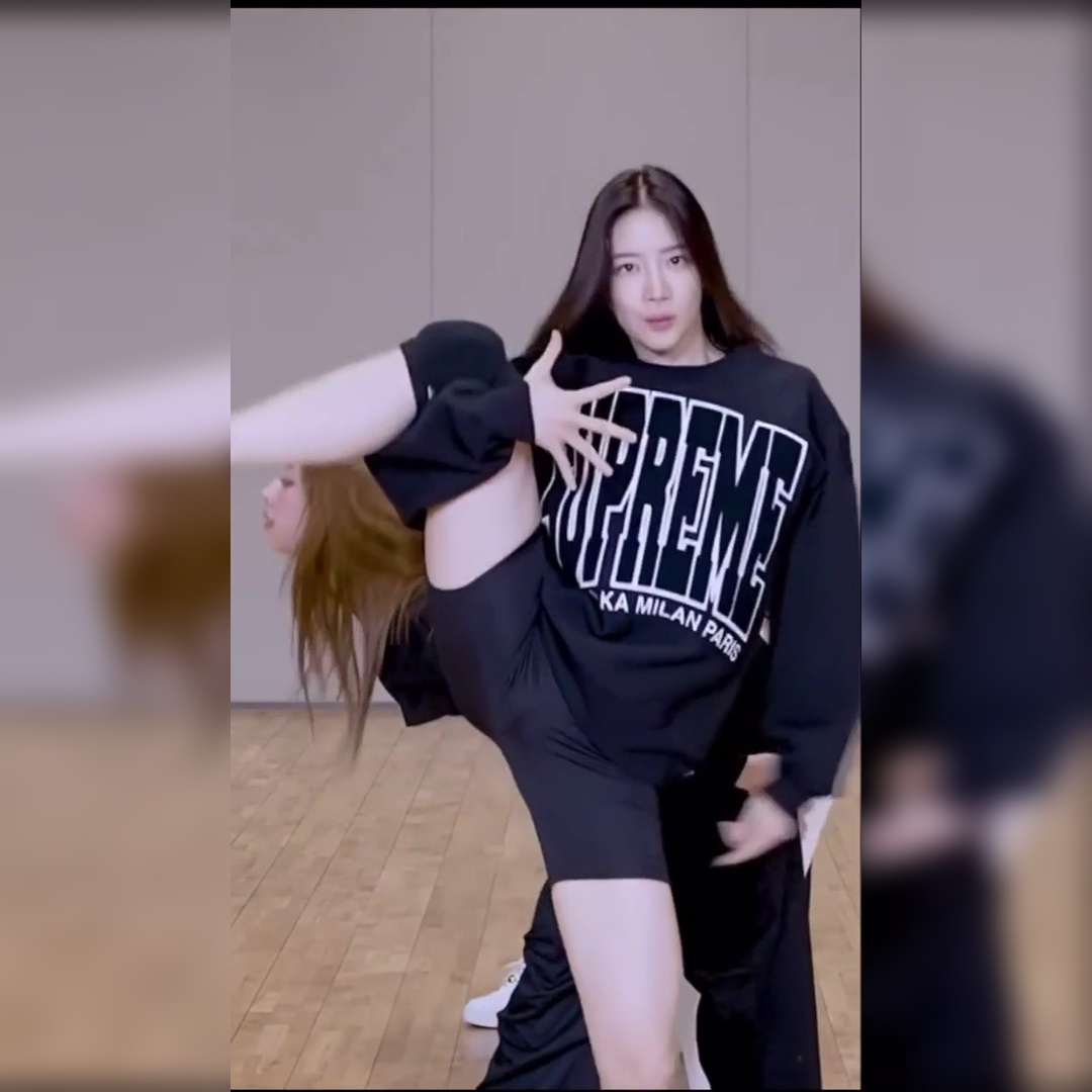 르세라핌 카즈하 바이커쇼츠 연습 직캠 : Y존 핏 쫀쫀함·엉덩이 라인 비율 냉철 분석