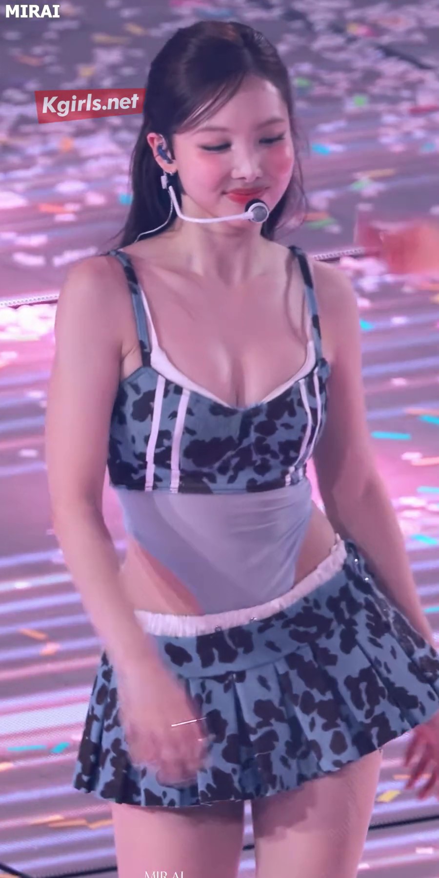 트와이스 나연 엔딩 착장 직캠, 팬들 심장 쿵쿵 울리는 치명적 몸매 라인