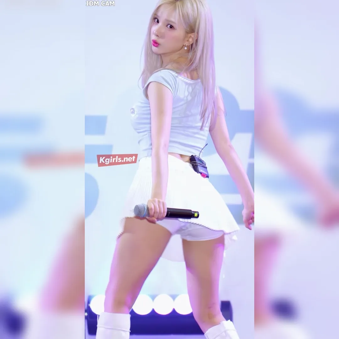 OMG! VIVIZ’s Eunha is Slaying with Her Stunning White Outfit on Stage 😭