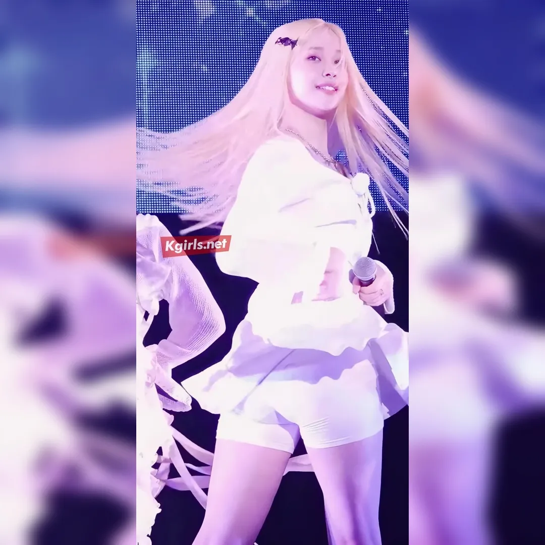 Weekly智漢全白造型引爆腰部曲線與骨盆比例解析