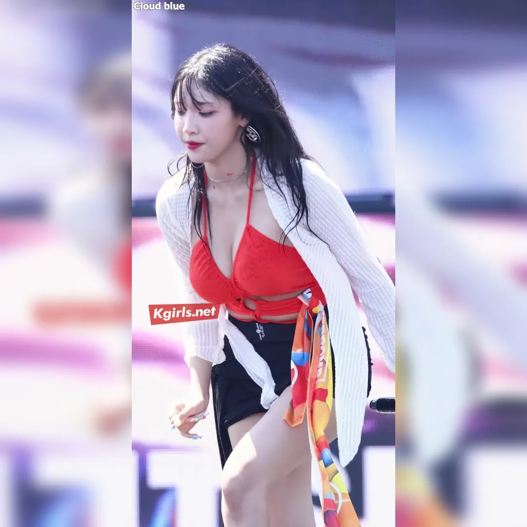 韓初媛 Water Bomb 濕身腰臀線條完美呈現