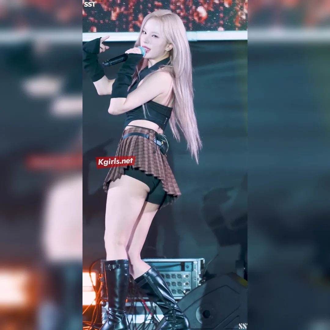 VIVIZ’s Eunha Mesmerizes With A Killer Dance That Leaves Soldiers Swooning! Heart-Stopping! 😭