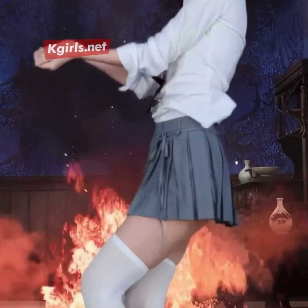 Seulgi’s School Look 7 Kill Challenge Goes Viral! Her Sexy Fit and Curves Are Insane🔥💦