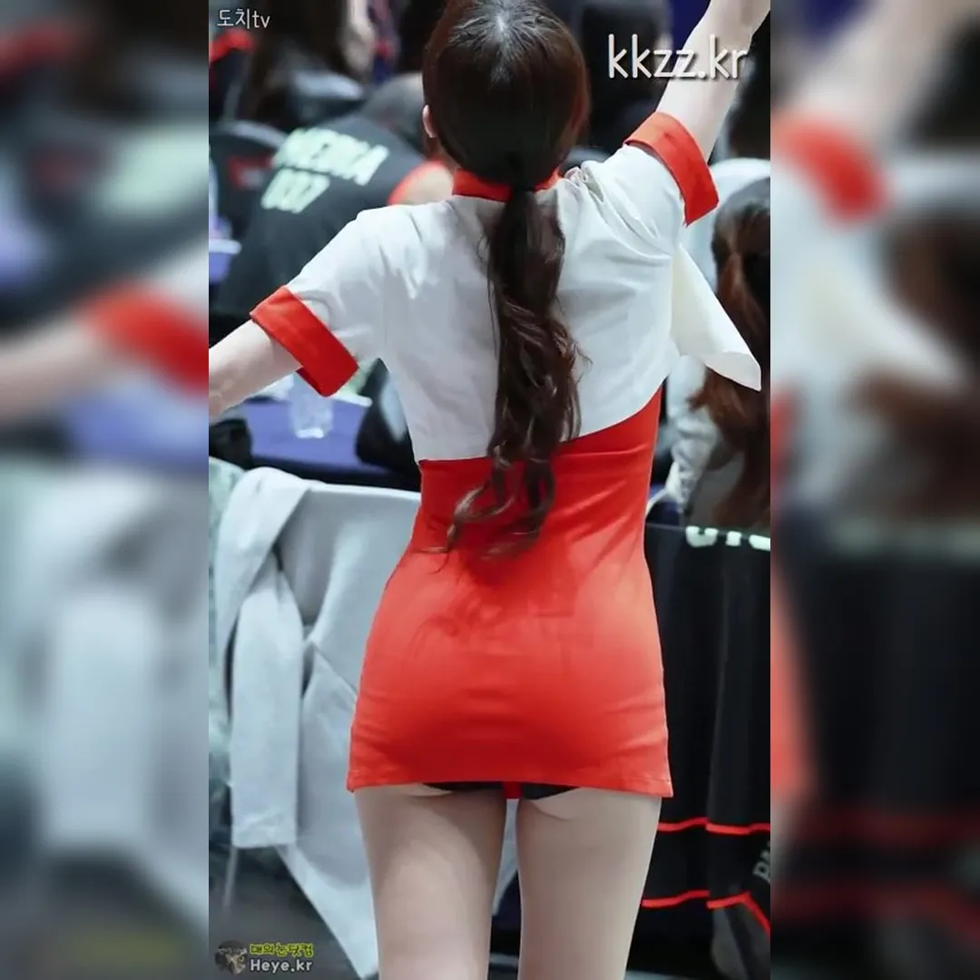 OMG, Insane!!! Kim Nayeon Cheerleader’s Super Short Dress and Killer Thighs Fancam 😱😱😱
