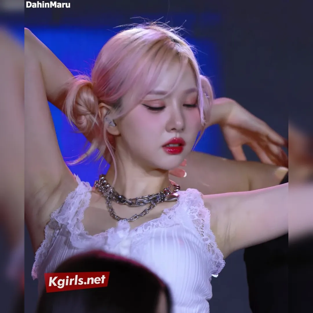 은하 촉촉 주름겨드랑이 확대 해부: 비비지 몸매 비율 완벽 분석