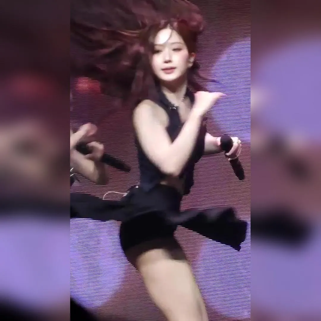 NMIXX 海媛 旋轉動作時飄逸的黑色網球裙下擺