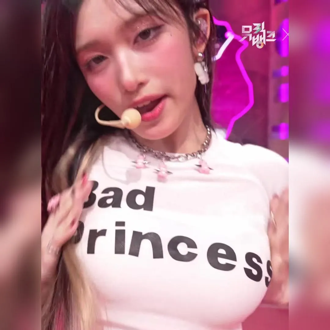 壓倒白色短版上衣姐姐的沉重胸部份量 IVE 李瑞 音樂銀行