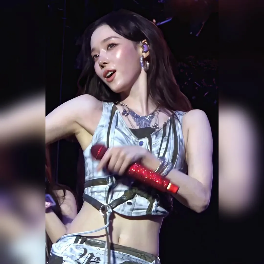 란제리룩 야드랑이 페로몬  개미허리 야꼽 레전드 에스파 윈터