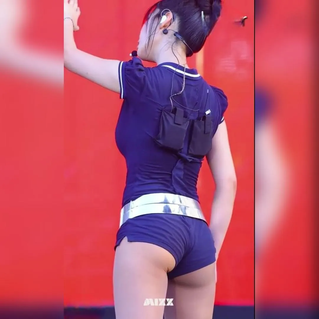 大膽的下半身摩擦動圖