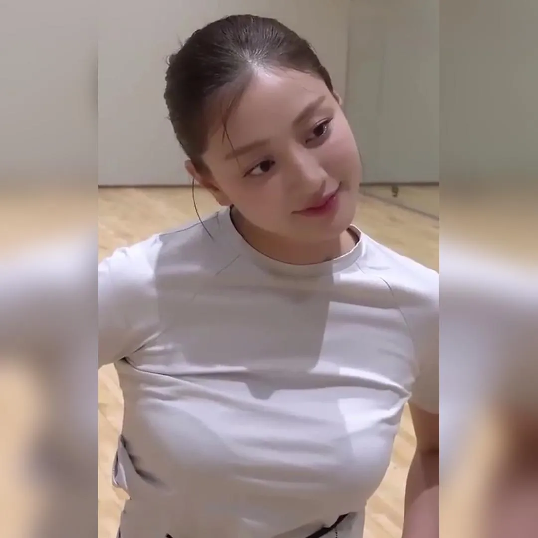 挑戰影片中 TWICE 志效 的動圖