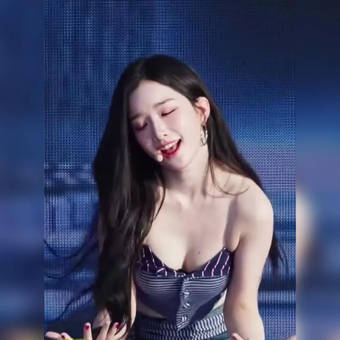 TripleS 金有然的動圖