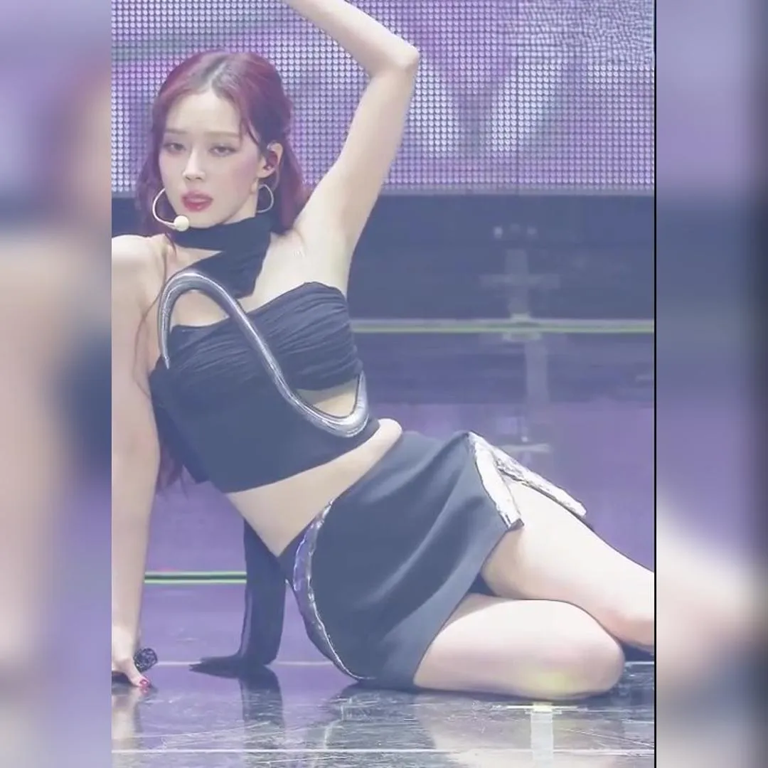 하얀 피부 에스파 윈터 움짤