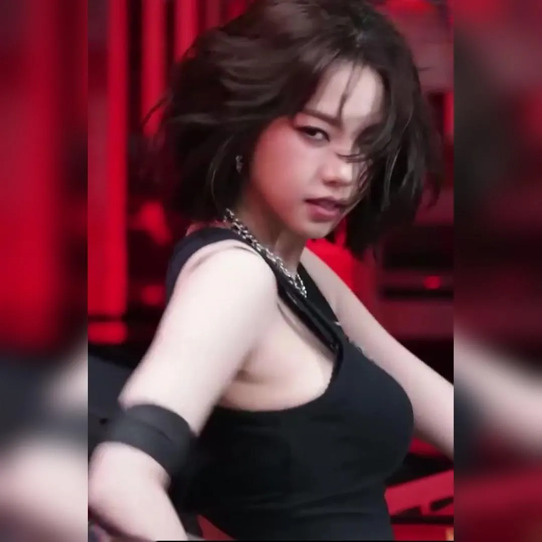 끈 보이는 에스파 카리나 움짤