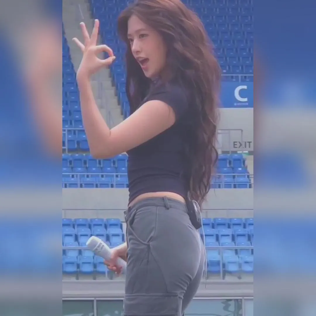 IVE 安宥真試音時穿灰色工裝褲顯露內褲痕跡