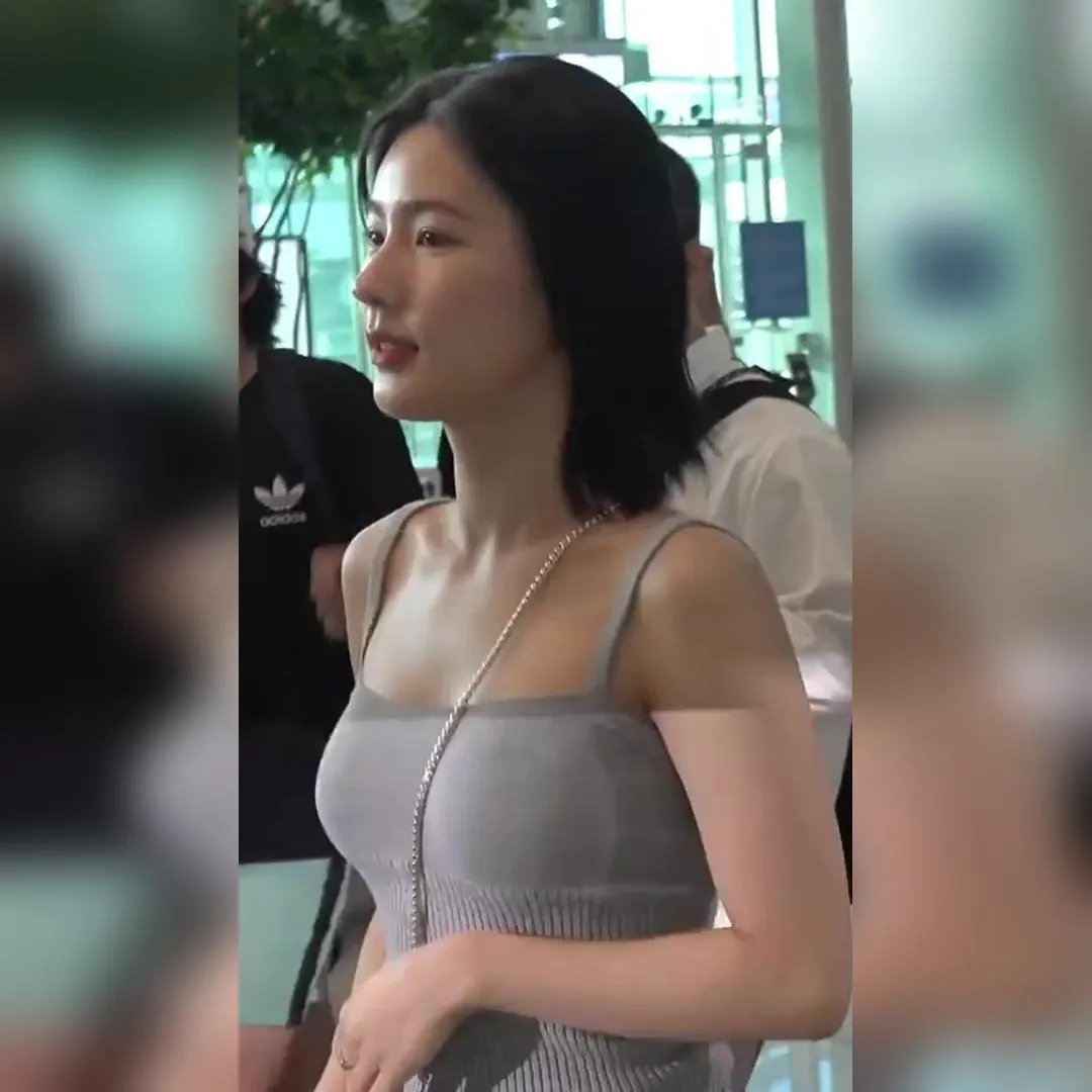 清爽灰色針織連身裙機場時尚…豐滿胸線(G)I-DLE 美延