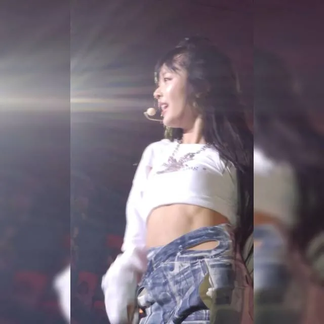 從上面看NewJeans的Hanni