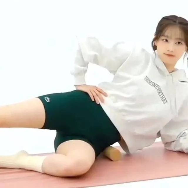 사이드 레그레이즈 하는 츄 쫀쫀한 청녹색 숏레깅스 Y존